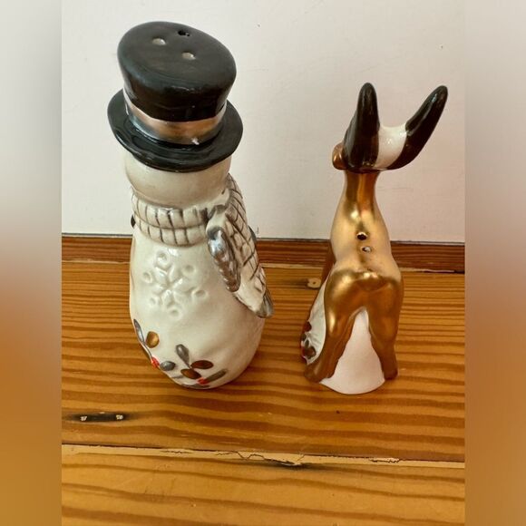 Fitz and Floyd Holiday Salt and Pepper Shakers - Picture 6 of 7